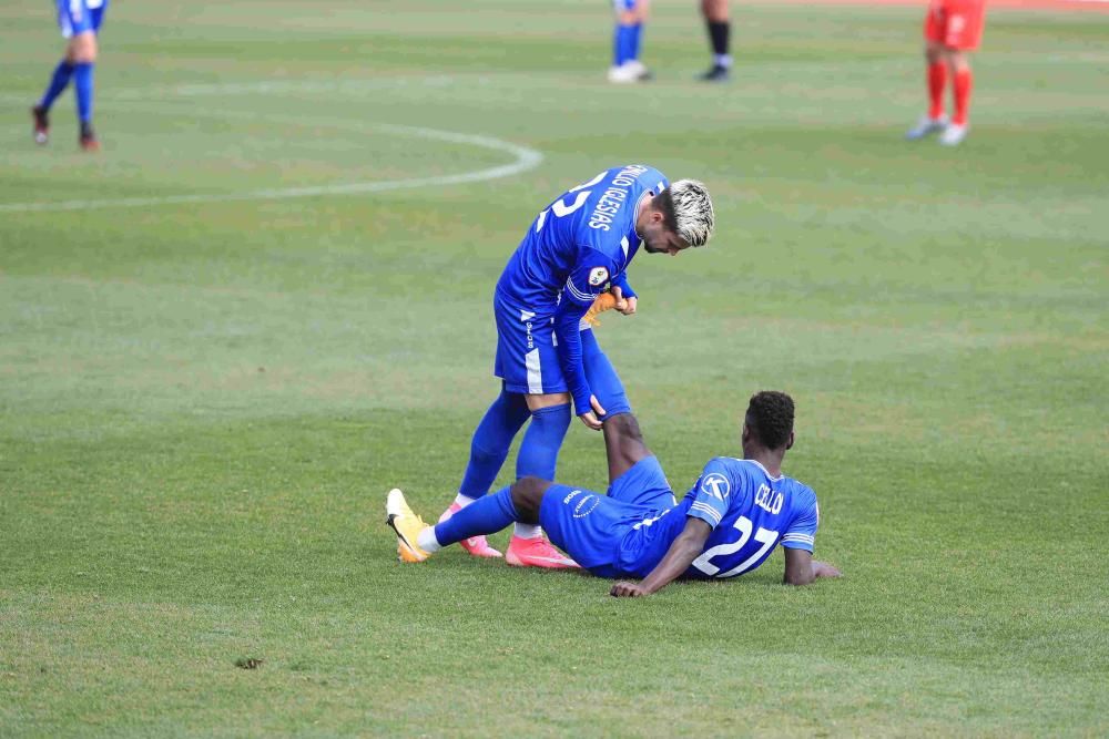 El Lorca Deportiva mejora su imagen pero cae goleado