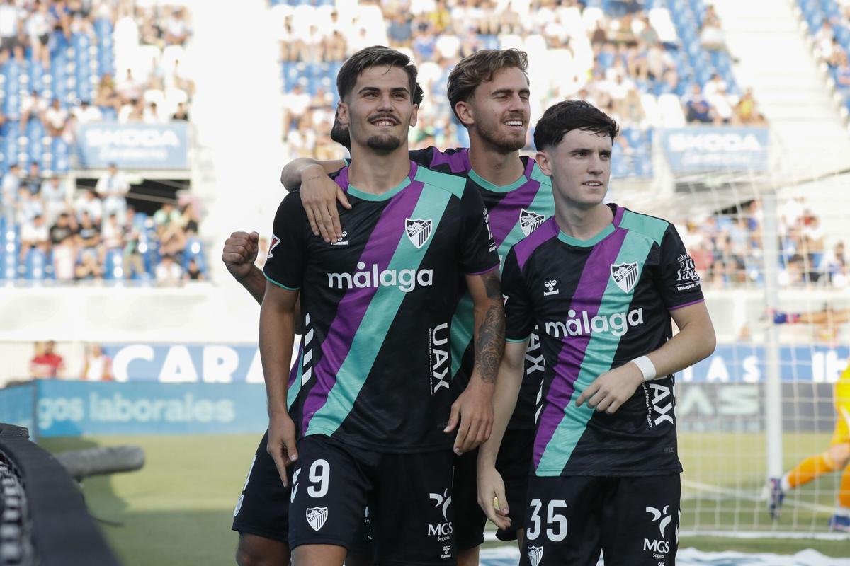 Chupe, Niño y Ochoa celebran el segundo gol en Zaragoza del delantero cordobés.
