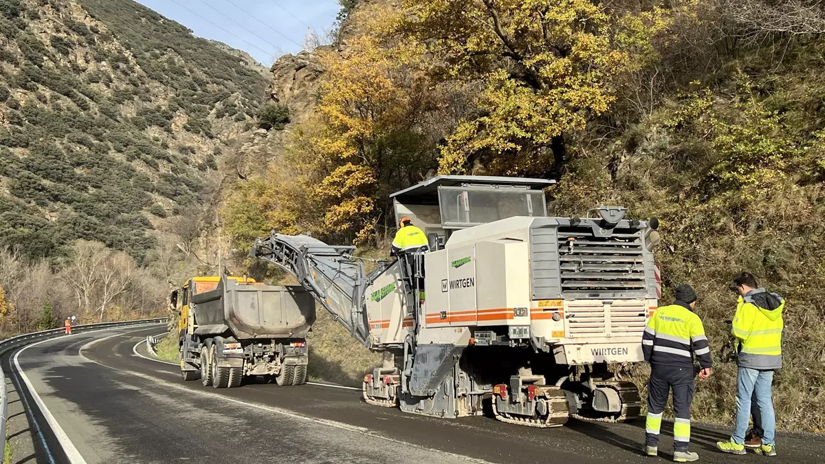 Muere un operario de mantenimientos de carreteras atropellado por un camión en Vilanova de la Barca