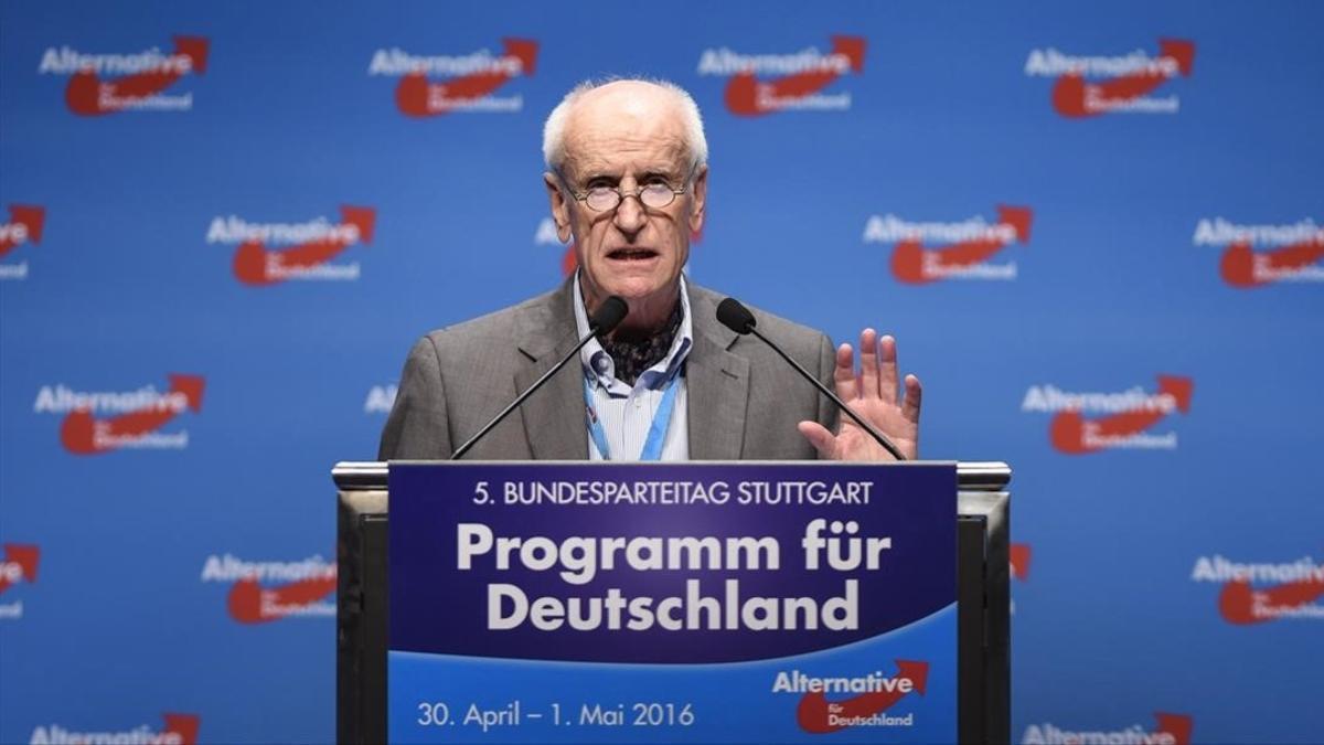 El candidato a la presidencia de Alemania por Alternativa para Alemania, Albert Glaser, en el congreso de Stuttgart.