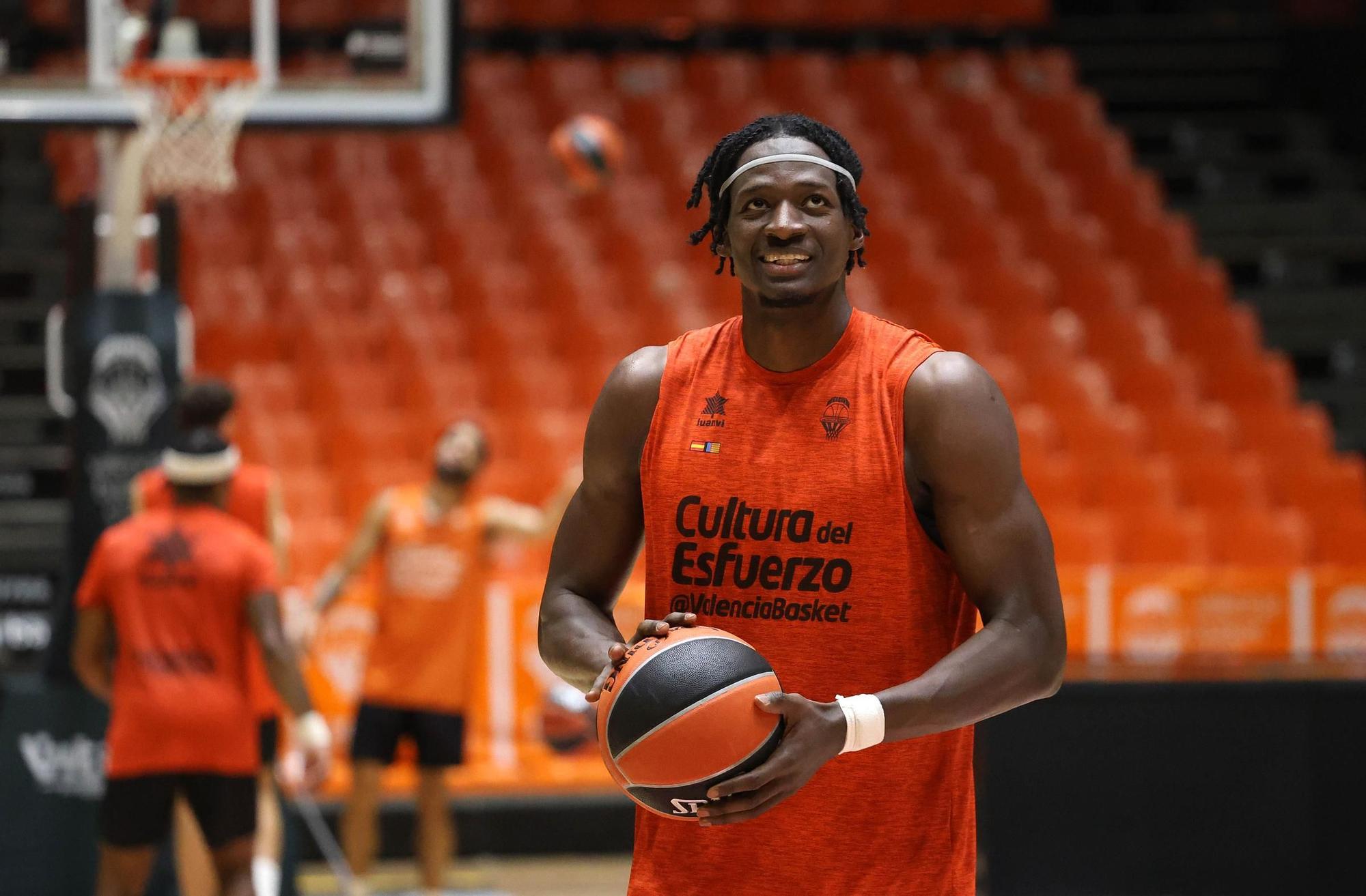 Entrenamiento del Valencia Basket previo al partido frente a Maccabi