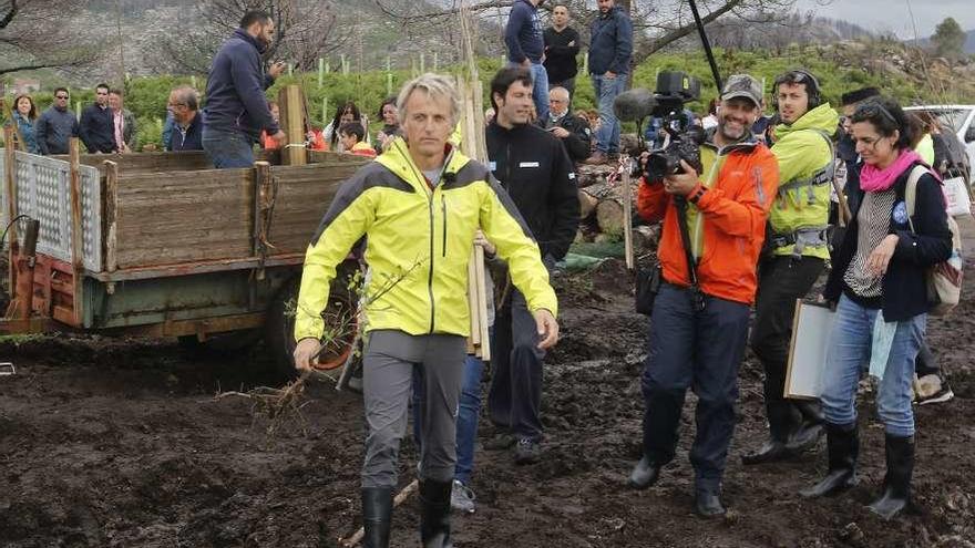 Jesús Calleja durante la grabación del programa en Val Miñor.