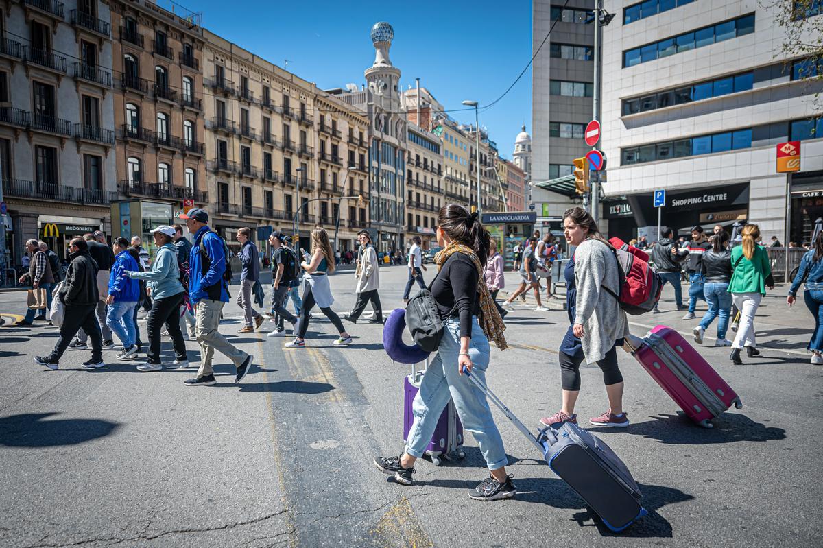 Los turistas inundan Barcelona en Semana Santa