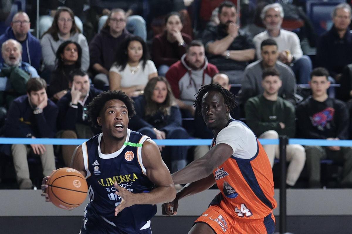 Todas las imágenes del Alimerka Oviedo Baloncesto-Leyma Coruña disputado en el Palacio de los Deportes (84-89)
