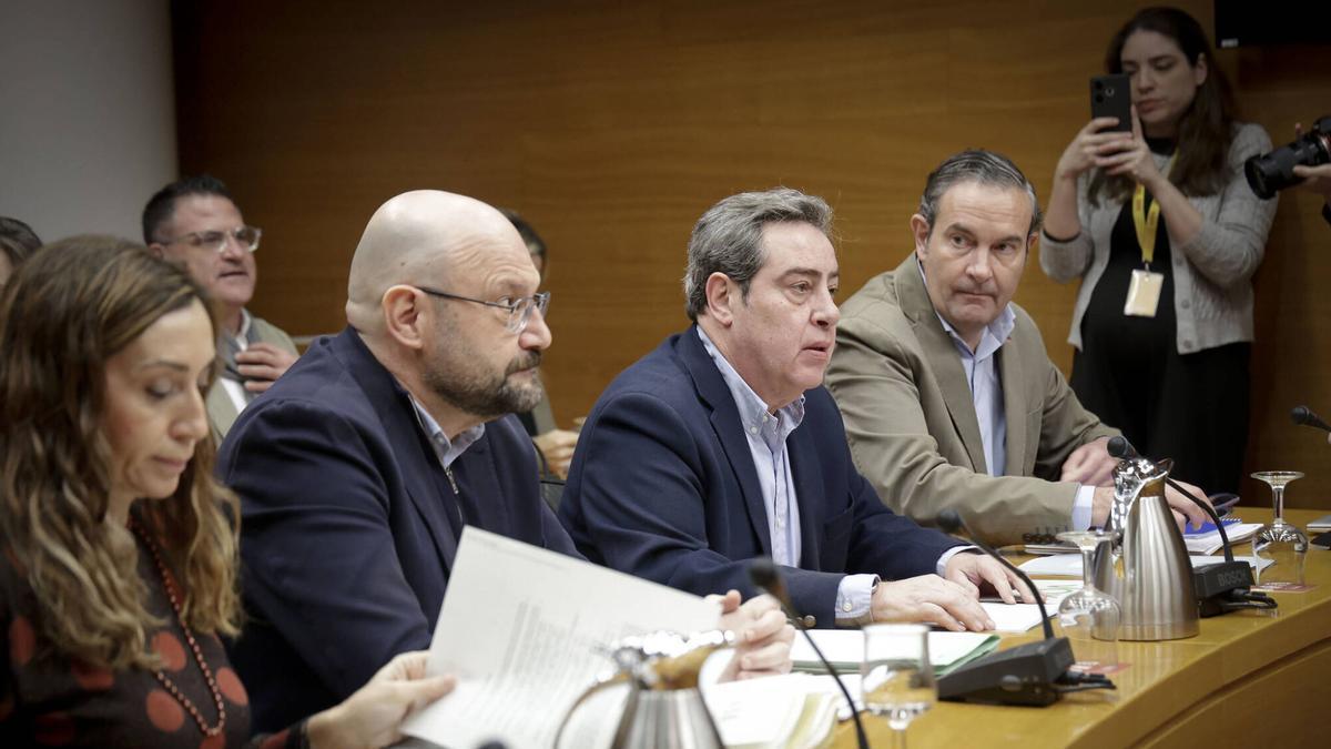 Los diputados José María Llanos (Vox) y Nando Pastor (PP)