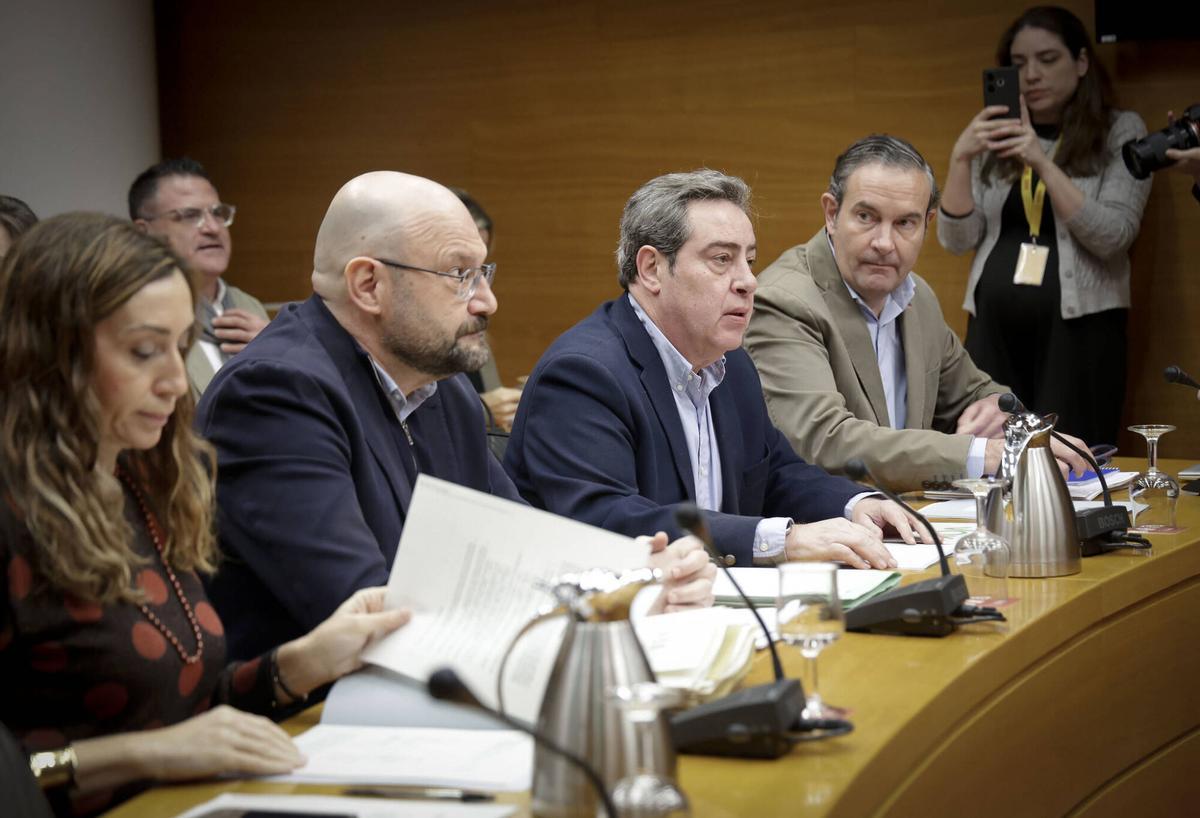 Los diputados José María Llanos (Vox) y Nando Pastor (PP)