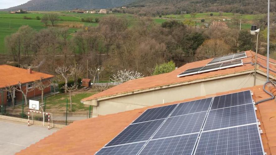 Plaques solars a  una teulada d&#039;Avià