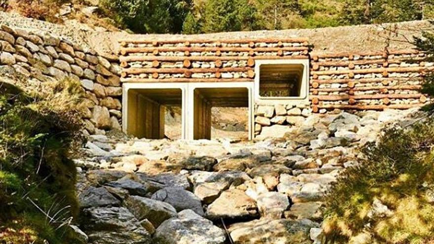 El pont sobre el torrent de Carboners està reparat.