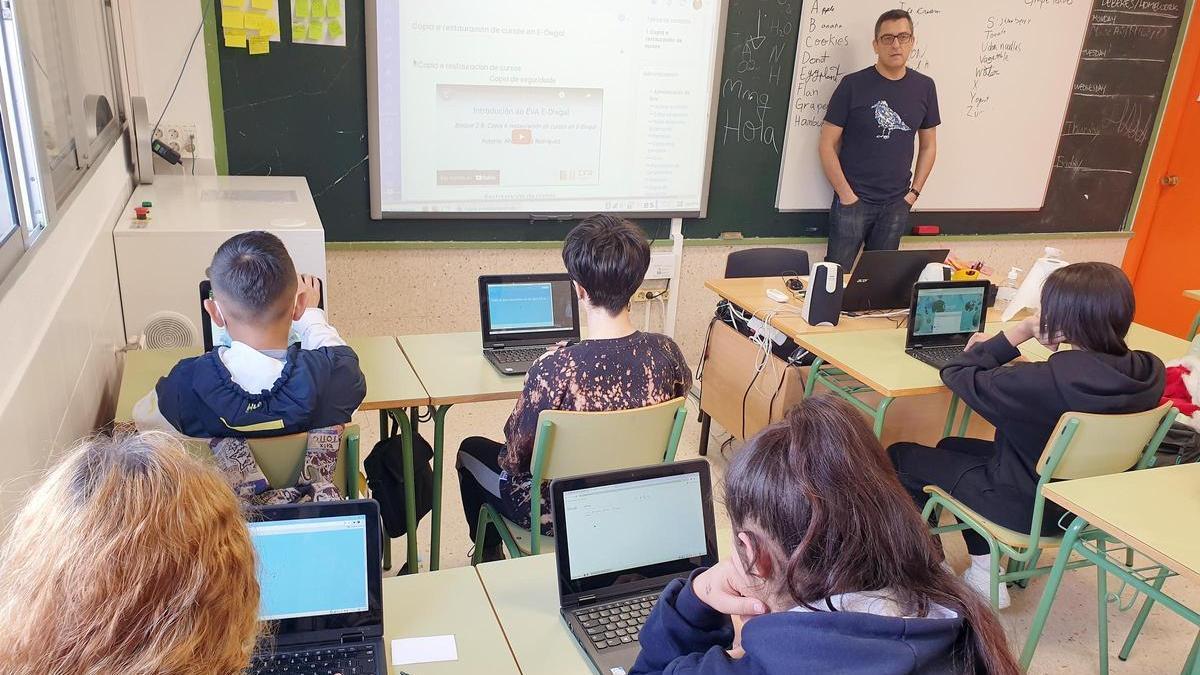 Alumnos de un instituto de Vigo, con el programa E-Dixgal.