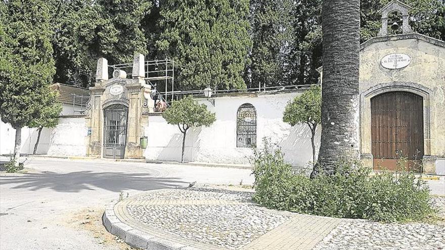 El Ayuntamiento restaura la fachada del cementerio de Ntra. Sra. de Araceli