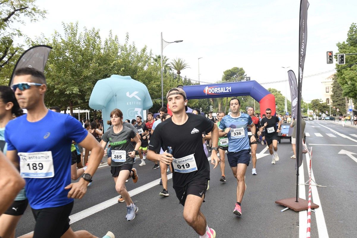 La carrera y marcha Solidaria Asteamur, en imágenes