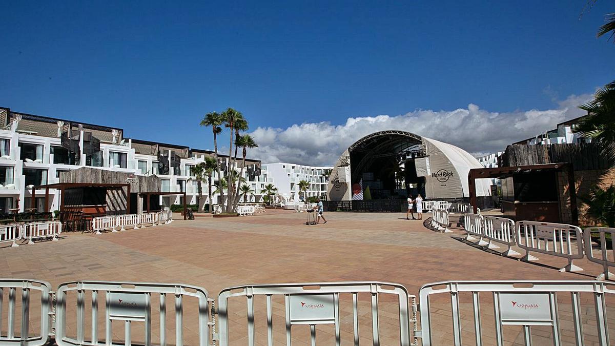 El exterior del hotel, ayer, horas antes de que empezara la prueba piloto. |  VICENT MARÍ