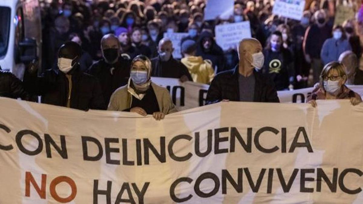 Una manifestación en Orriols contra la delincuencia.