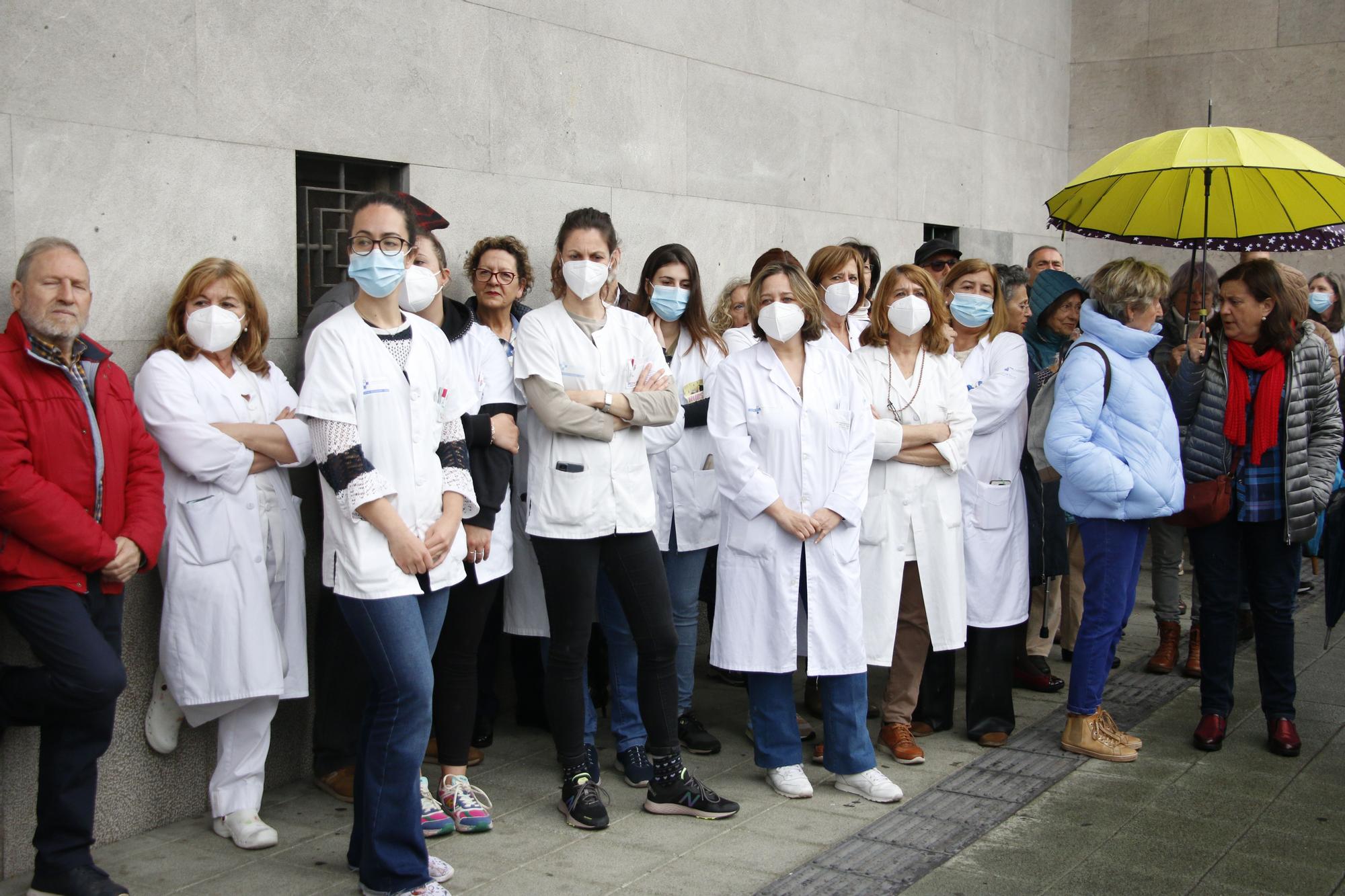 Concentración en Gijón en defensa de la atención primaria