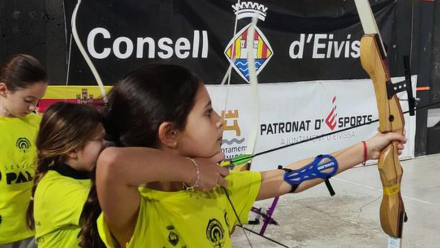 Es Cubells acoge mañana la Final Escolar de tiro con arco con la presencia de 43 arqueros