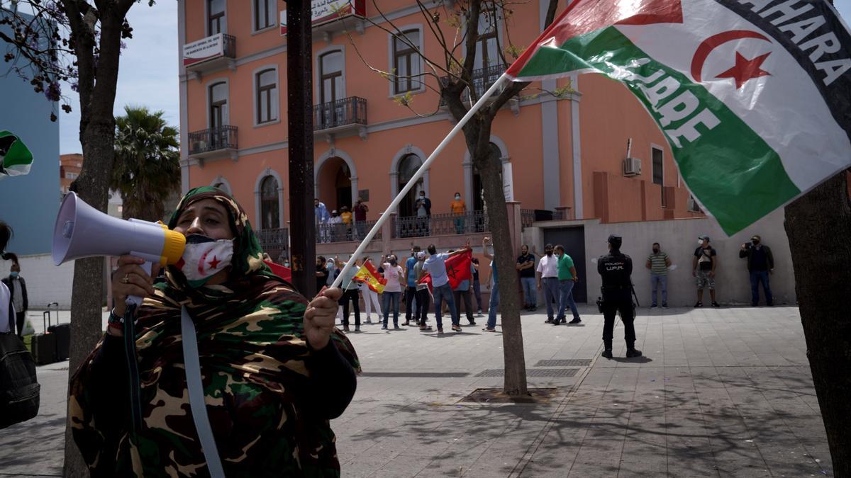 La crisis entre España y Marruecos en la frontera de Ceuta, en imágenes