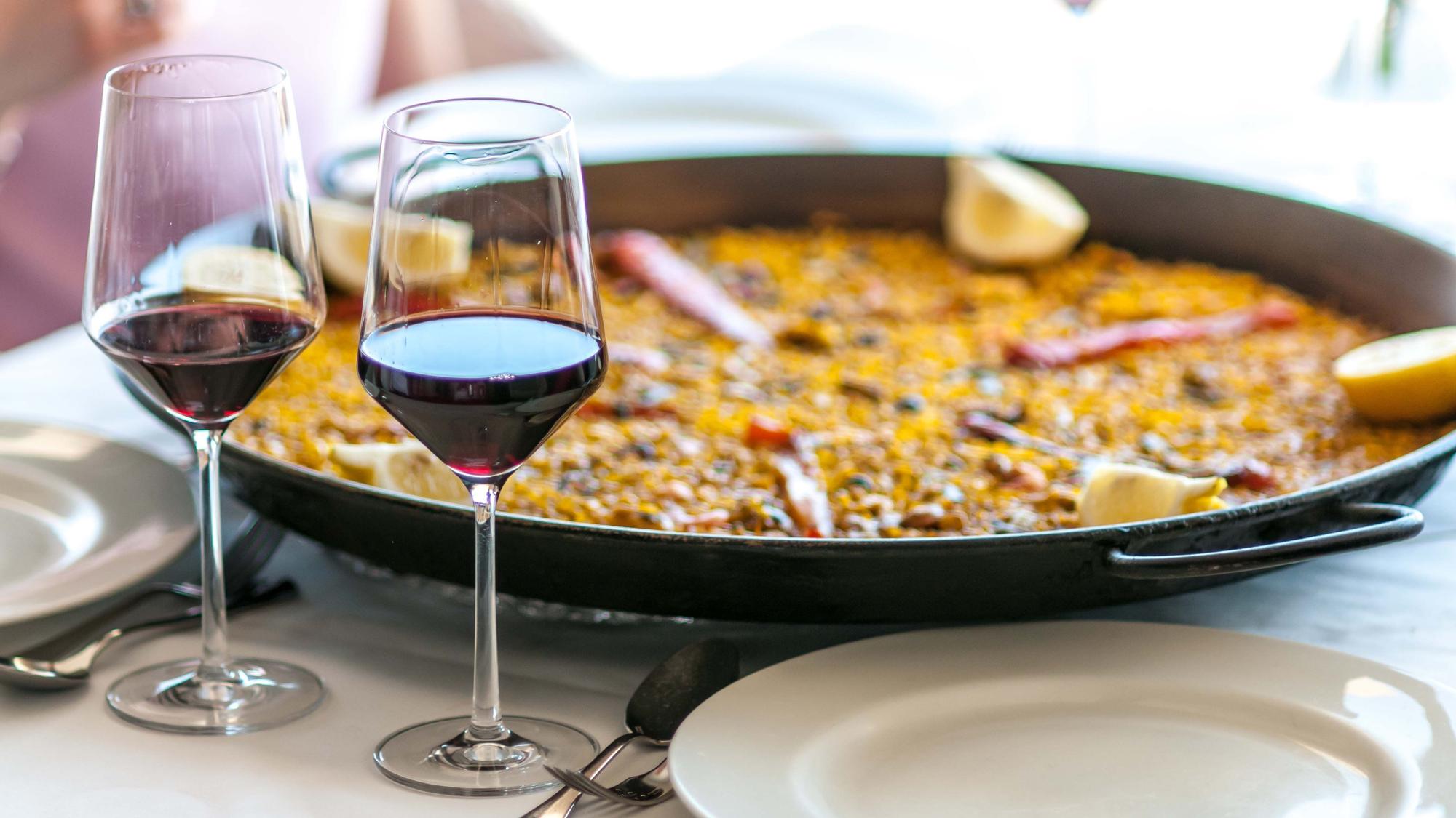 Es el perfecto maridaje para los platos basados en arroz,como los típicos arroces alicantinos de interior.