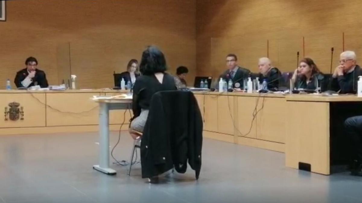 Tercera sesión del juicio en la Audiencia Provincial de Las Palmas al cocinero que degolló a su jefe en un restaurante de Puerto del Carmen