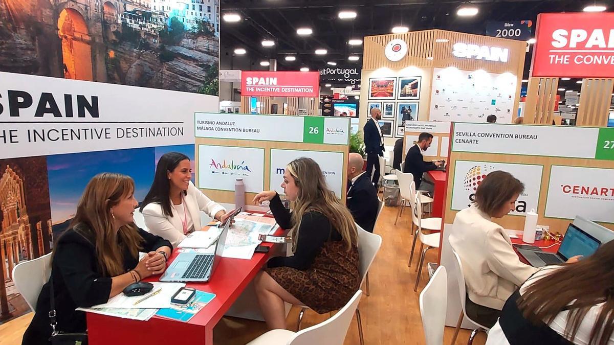 Representantes de Turismo de Andalucía en la feria IMEX América, que se ha celebrado esta semana en Las Vegas.