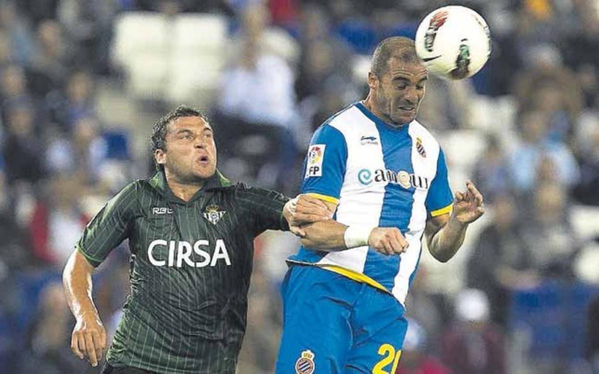 Pandiani decidió el partido con este magnífico cabezazo