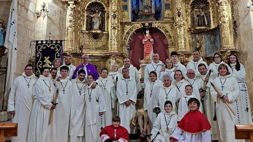 El rezo por las vocaciones sacerdotales suma nuevos hermanos en El Perdigón