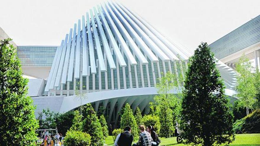 El Palacio de Calatrava, en Buenavista, con los trabajos de repintado de la visera finalizados.