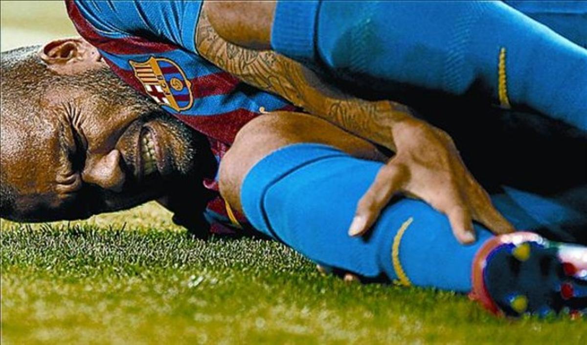 Alves, insultado por el Bernabéu, se duele de la entrada de Pepe.