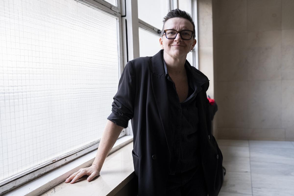 Brigitte Vasallo elixiu Compostela, a Casa das Máquinas, para presentar ‘La fosa abierta’