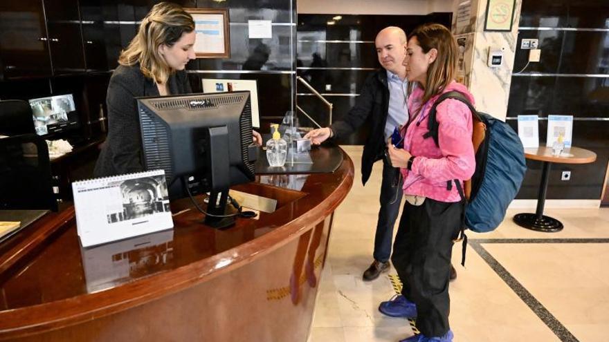 Los hoteles esperan mejorar los datos del verano de 2019 con la reactivación del turismo extranjero