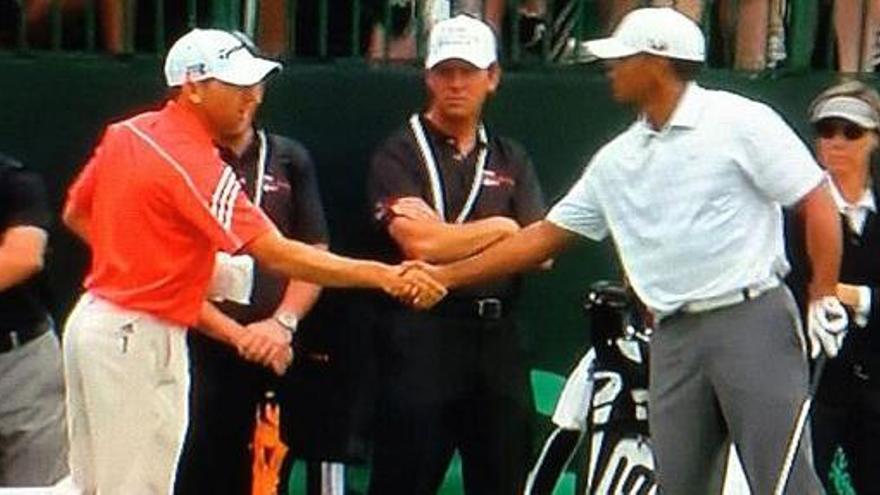 El apretón de manos entre Sergio García y Tiger Woods