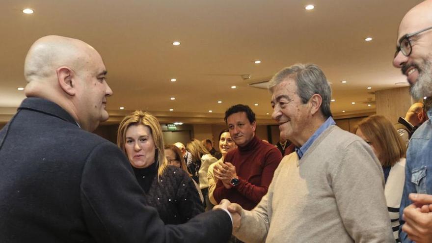 Cascos crea un nuevo partido con Pedro Leal y se ofrece ya a pactar con el PP