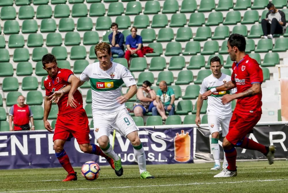 El Elche se queda sin fútbol y cae ante un Numancia muy superior