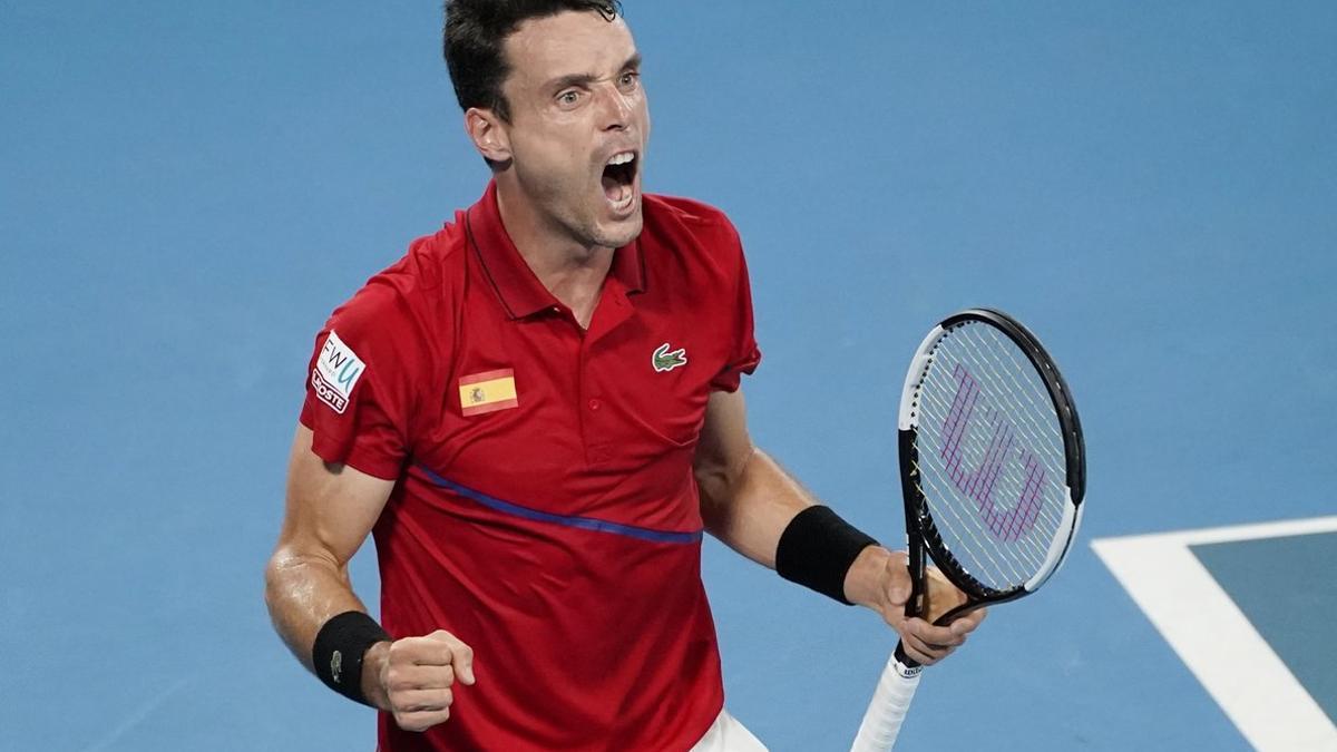 Roberto Bautista celebra la victoria ante el serbio Dusan Lajovic.