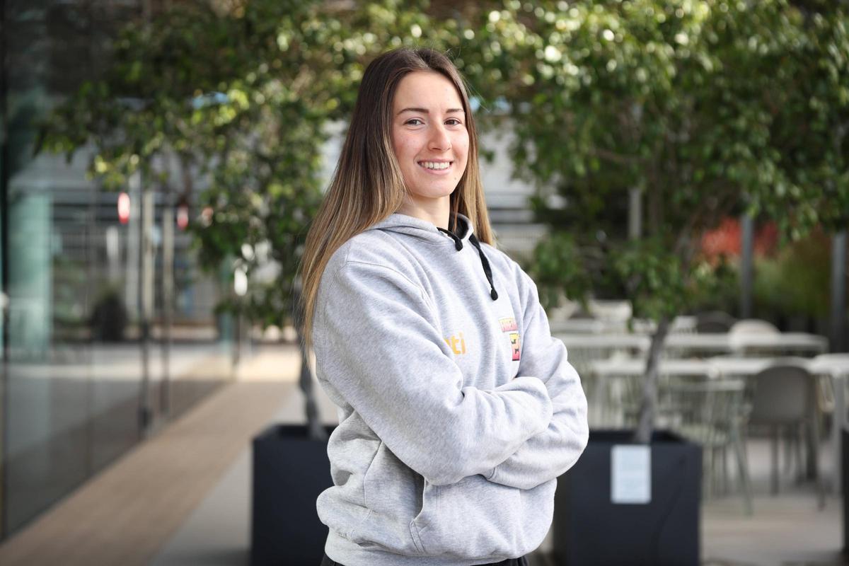 Berta Abellán visitó la redacción de SPORT