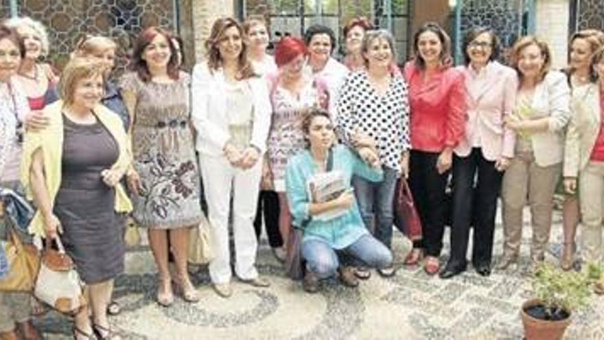 Susana Díaz se compromete a defender los logros de la mujer