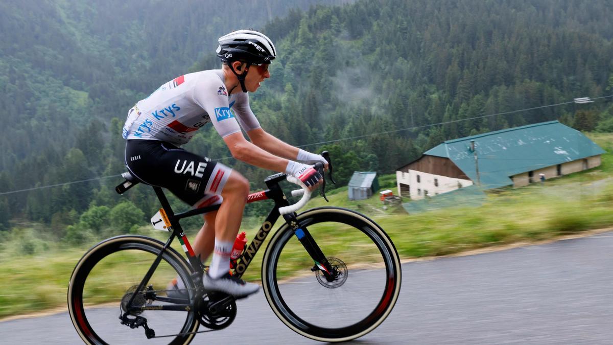 Tadej Pogacar durante la octava etapa de la 108 edición del Tour de France