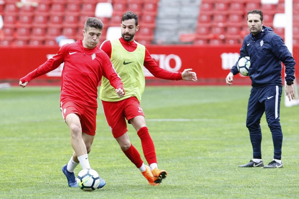 Entrenamiento del Sporting en El Molinón.