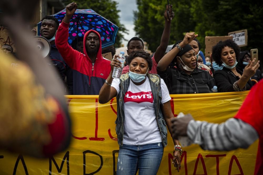 Manifestació contra el racisme a Salt i Girona