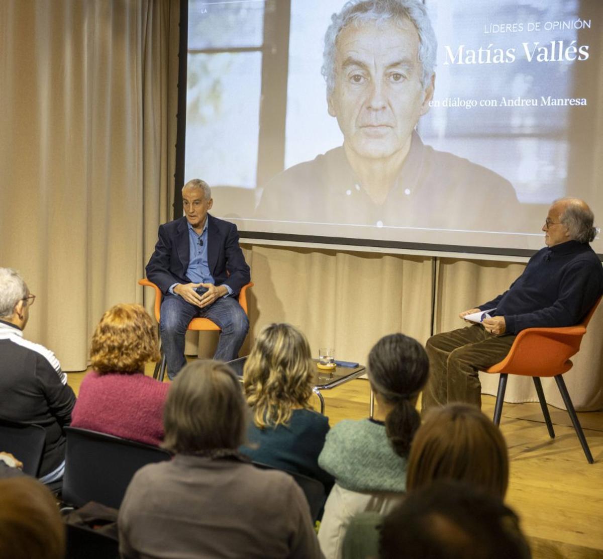 Matías Vallés dialoga con Andreu Manresa en la Fundación Joan March