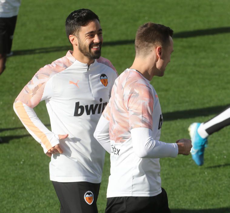 Las imágenes del entrenamiento del Valencia CF antes de medirse al Real Madrid