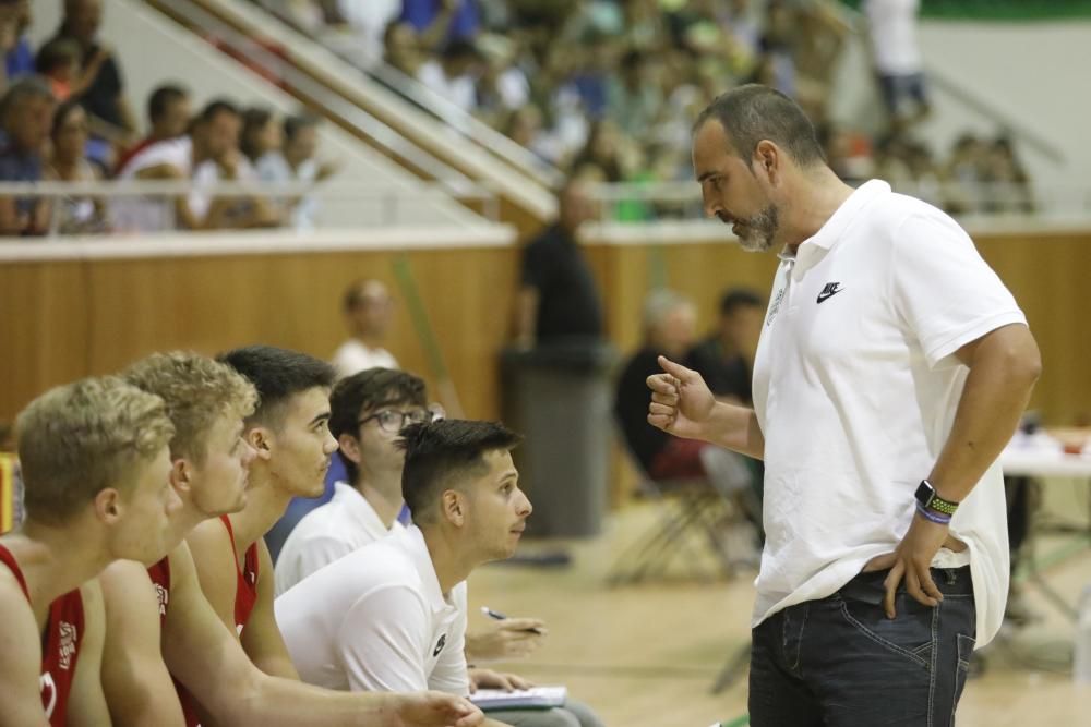 El Bàsquet Girona imposa el seu físic per guanyar el primer amistós a Quart