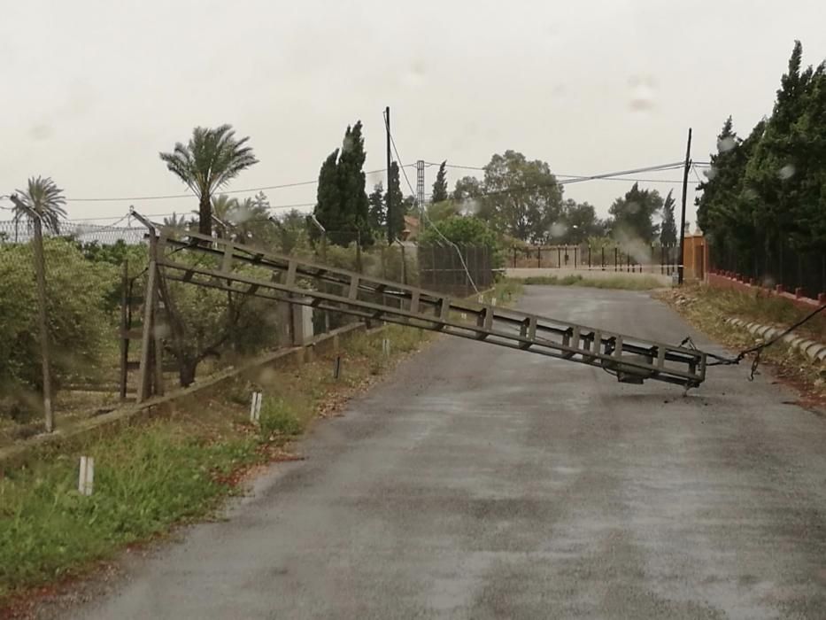 Caída de un poste eléctrico en el Altet.