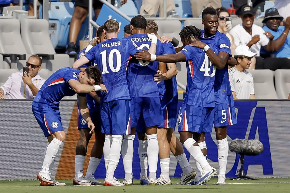 Los jugadores del Chelsea celebran el gol de Reece James ante el Benfica.