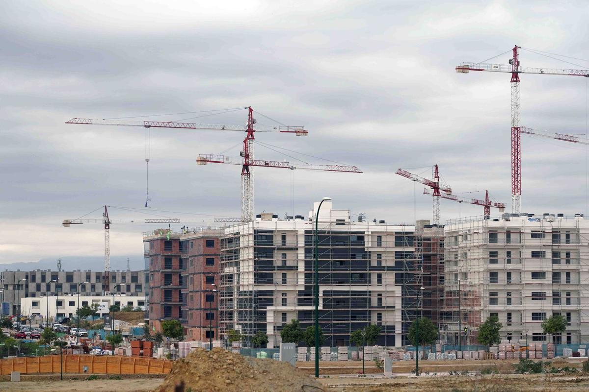 Construcción de nuevas viviendas en Teatinos