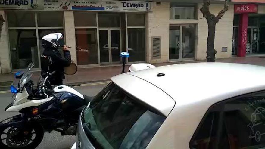 Ständchen der Polizei zur Ausgangssperre auf Mallorca