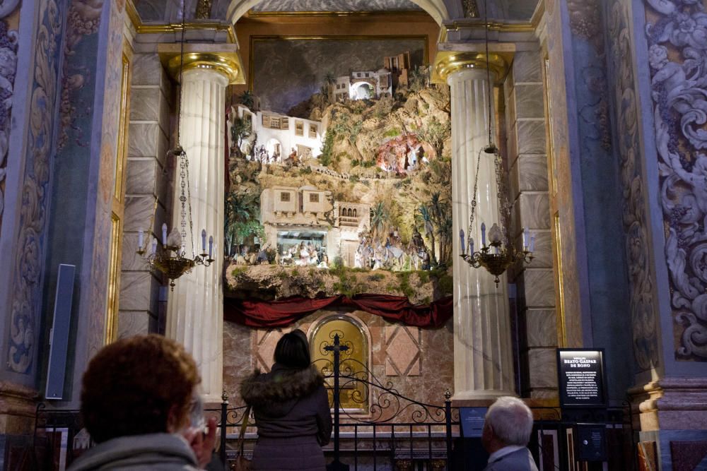 Belén de la iglesia de San Nicolás situado a dos metros de altura