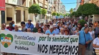 Vecinos de Puente Genil reclaman a la Junta la recuperación de los servicios de su hospital