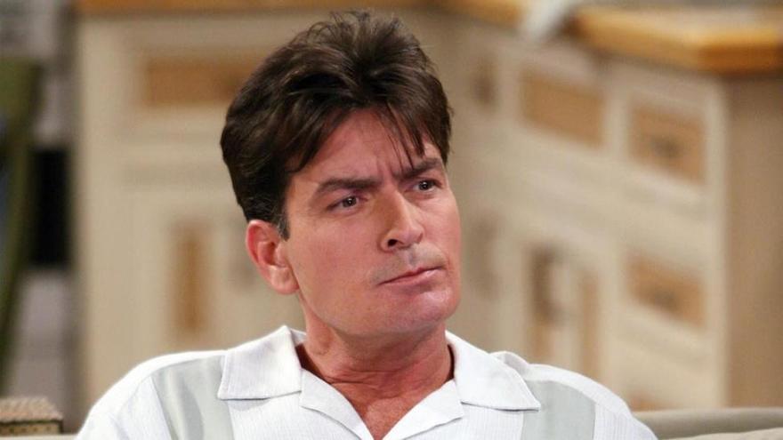 Charlie Sheen, acusado de abusar sexualmente de actor Corey Haim