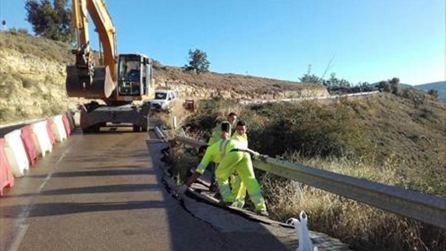 arreglan el vial entre morella  y cinctorres  morella inicia las obras en la torre del racó