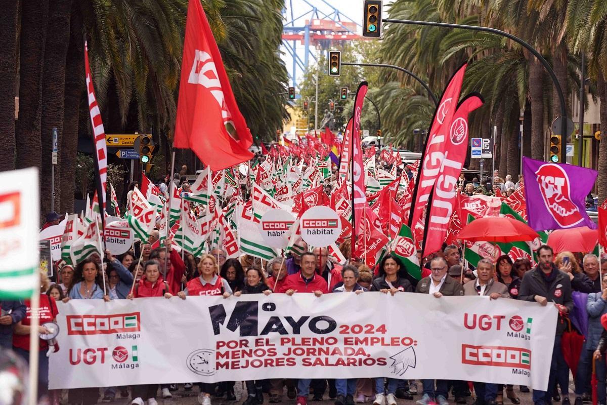 La manifestación del Primero de Mayo en Málaga, a su paso por la Alameda de Colón.
